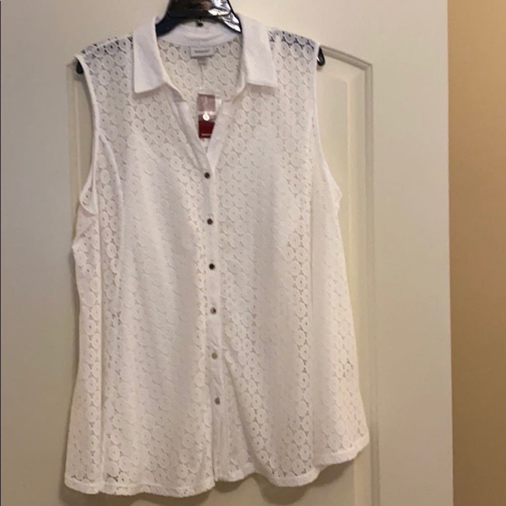 White floral sleeveless blouse